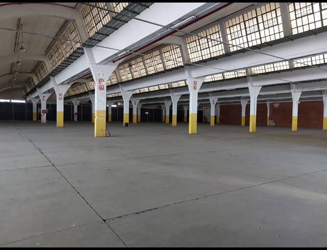 7,000M² WAREHOUSE TO LET IN LONGDALE